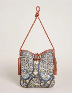 Lyla Hobo Jones Hundred