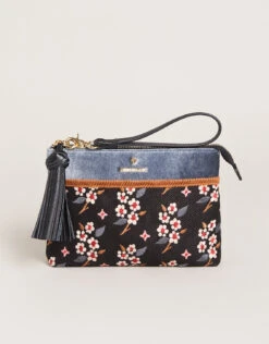 Maci Wristlet White Hall Blossom Sprig Black