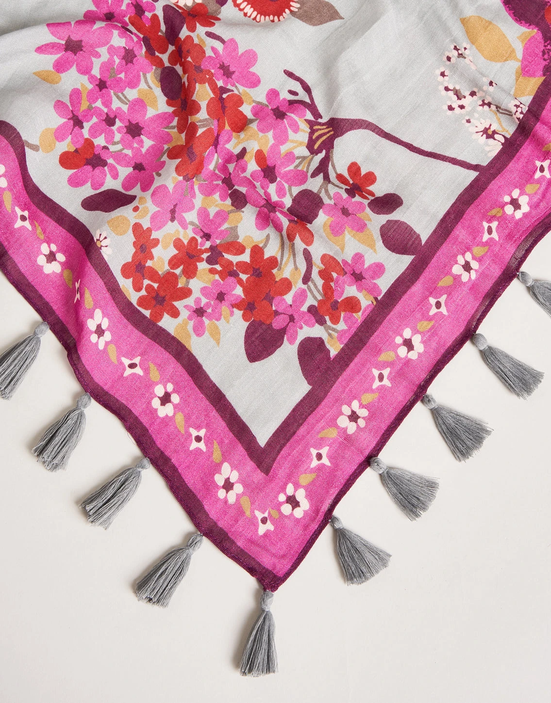 Square Scarf White Hall Blossom Limestone 1 Square Scarf White Hall Blossom Limestone