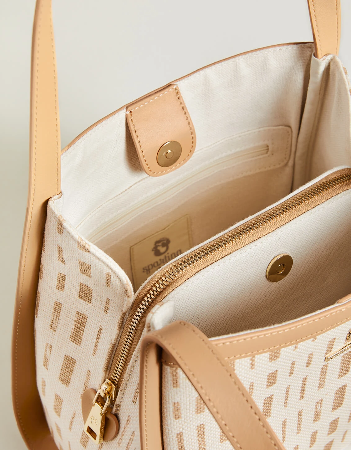 Skye Shoulder Parade 4 Skye Shoulder Parade - Image 4