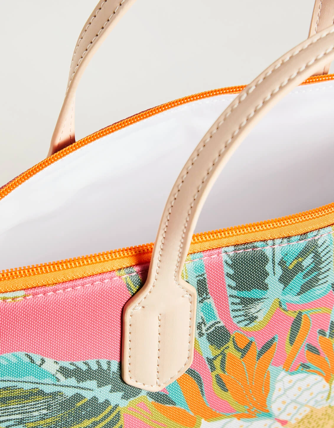 Out To Lunch Bag Queenie Tropical Floral Pink 2 Out To Lunch Bag Queenie Tropical Floral Pink - Image 2