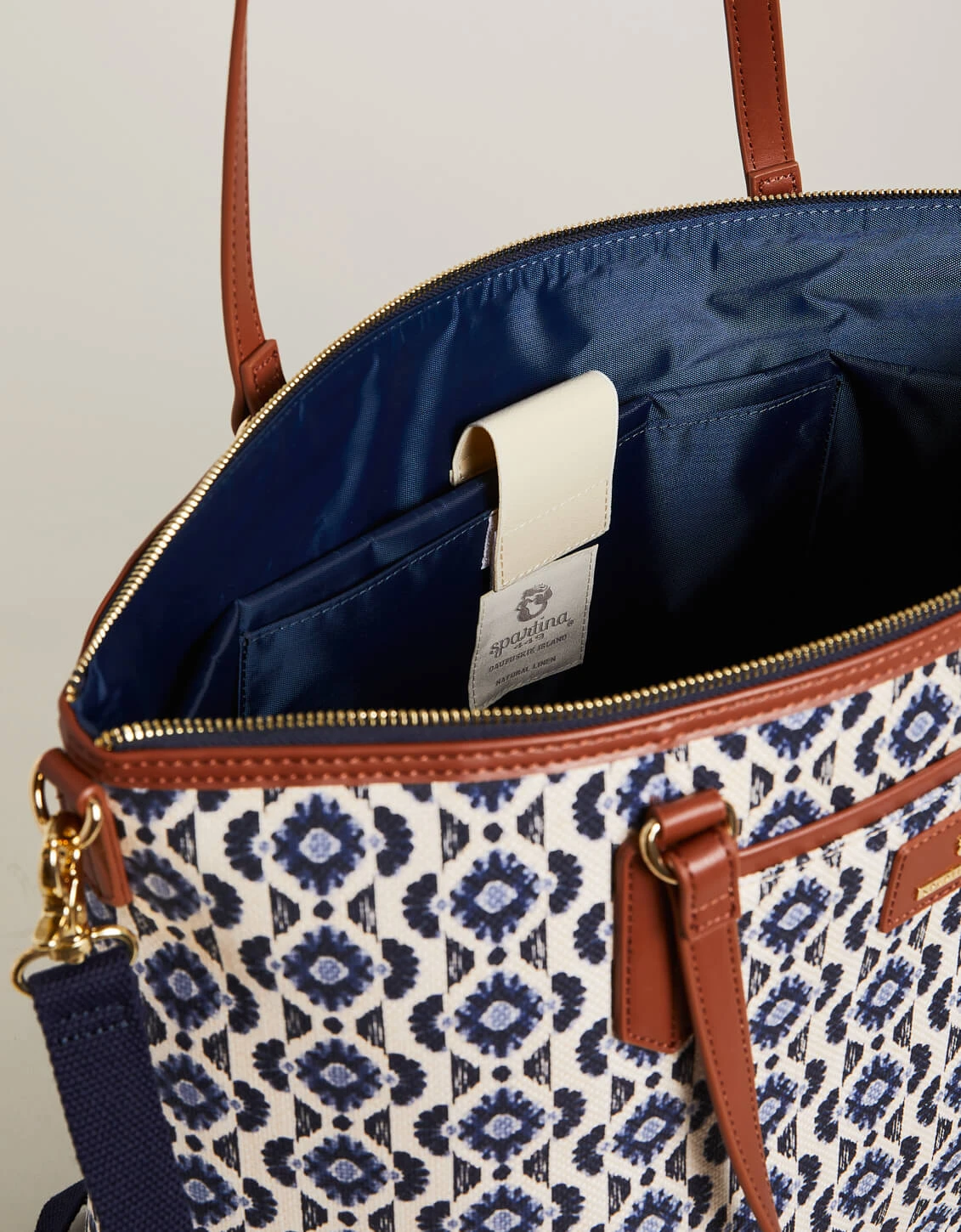 Tech Tote Marsh Boardwalk 5 Tech Tote Marsh Boardwalk - Image 5