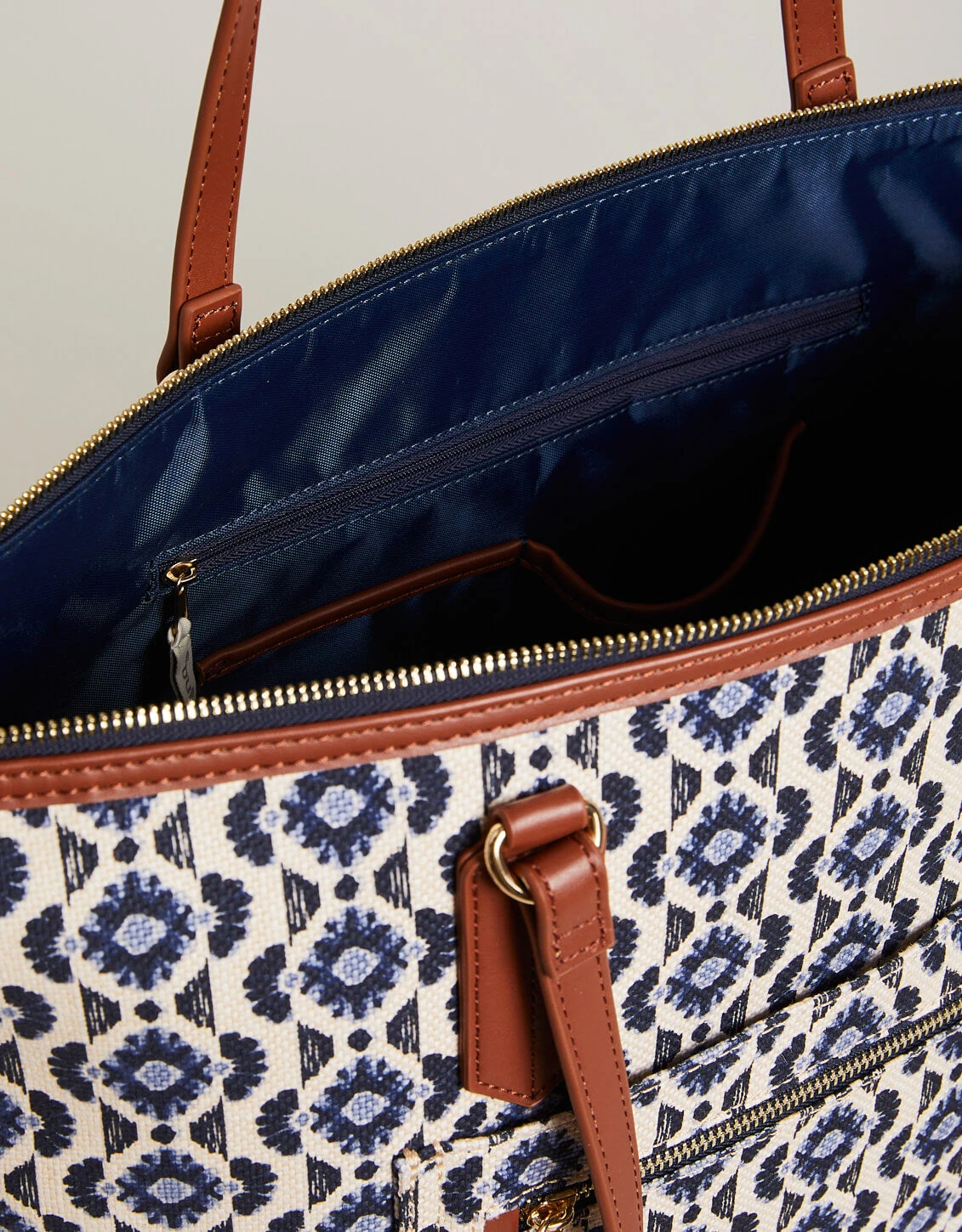 Tech Tote Marsh Boardwalk 6 Tech Tote Marsh Boardwalk - Image 6