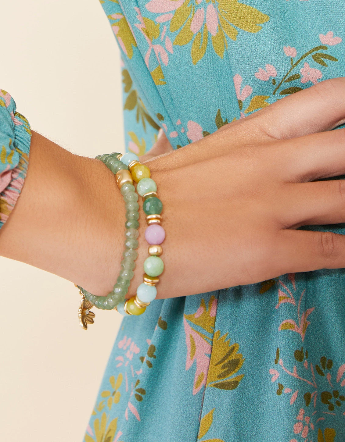 Briolette Stretch Bracelet 8mm Green/Sea Foam 2 Briolette Stretch Bracelet 8mm Green/Sea Foam - Image 2