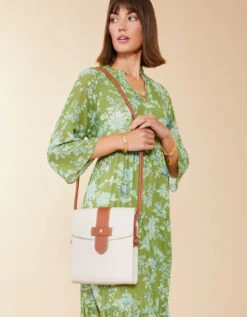 Siren Camilla Crossbody Oyster 11 Siren Camilla Crossbody Oyster -Spartina Store 398185n