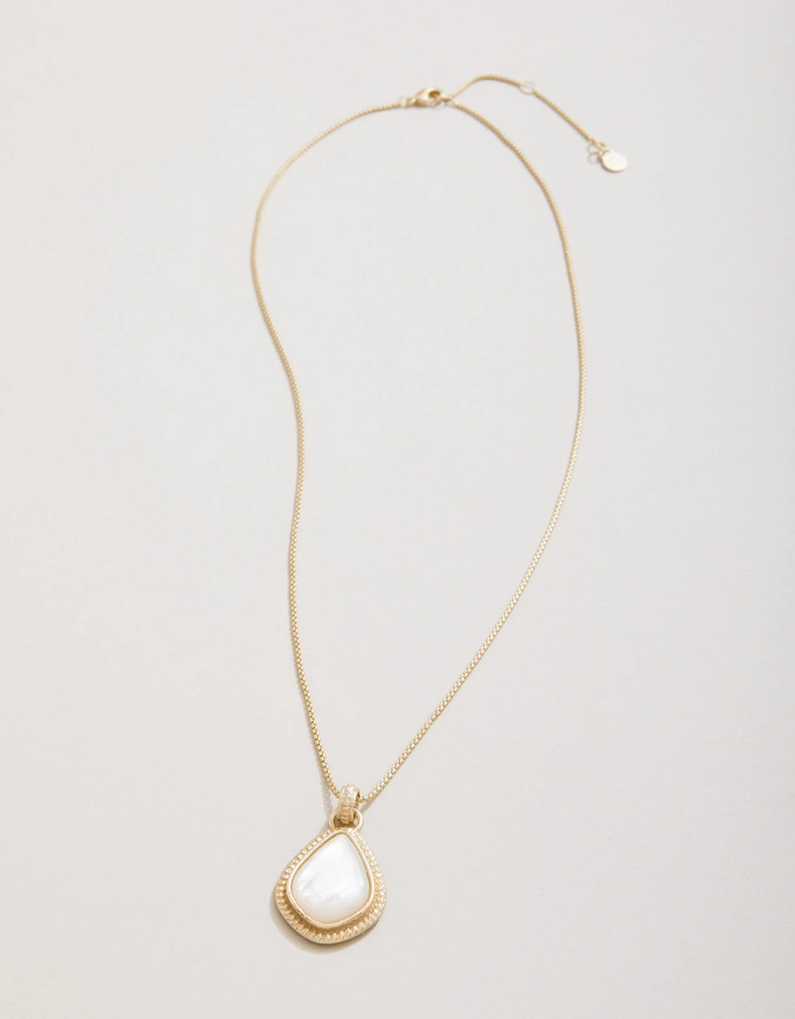 Enclave Petite Necklace 18" Mother-of-Pearl 3 Enclave Petite Necklace 18" Mother-of-Pearl - Image 3