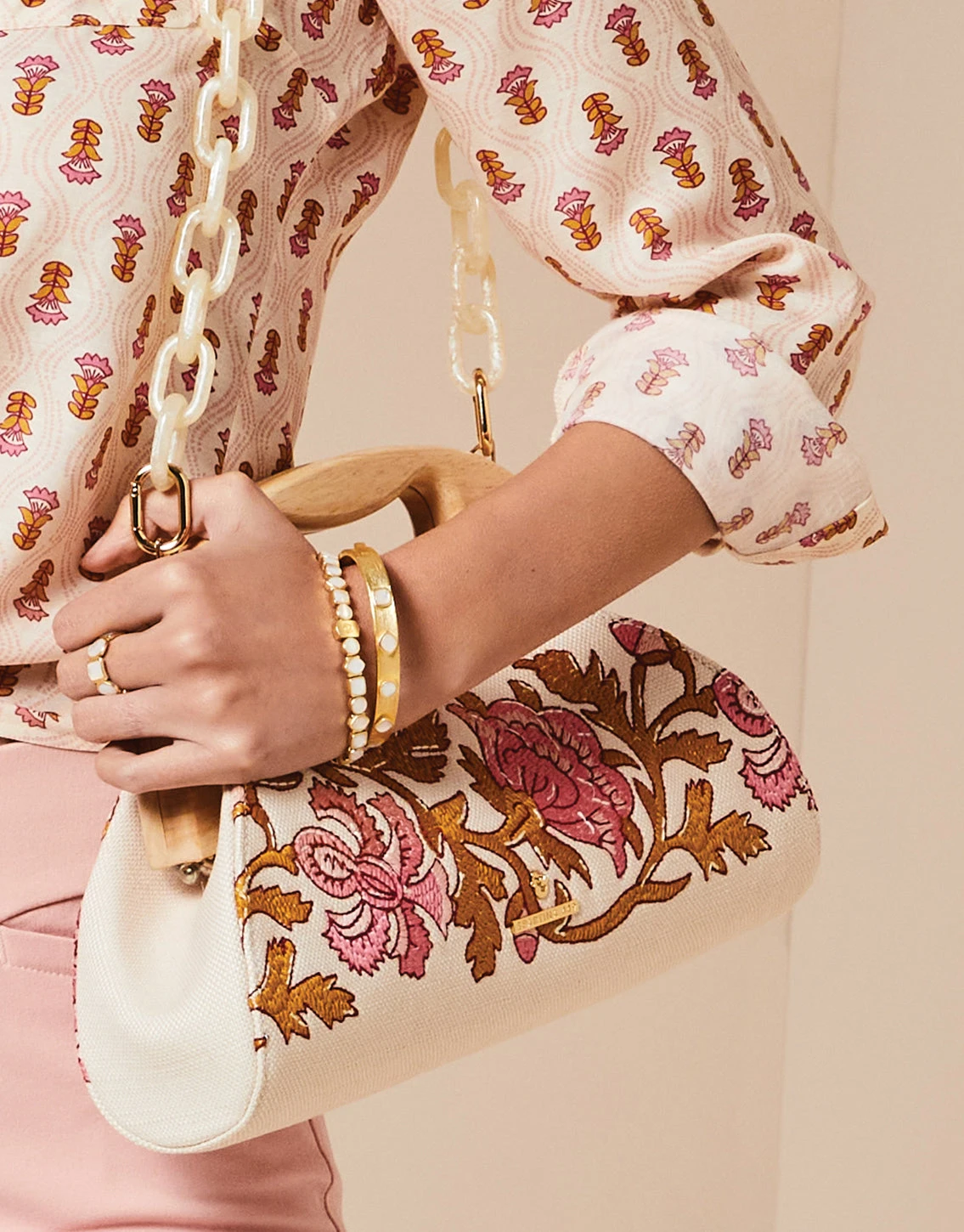 Maera Hinged Bangle Mother-of-Pearl 2 Maera Hinged Bangle Mother-of-Pearl - Image 2