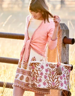 Jetsetter Tote Pepper Hall Woodblock Floral -Spartina Store 490587n