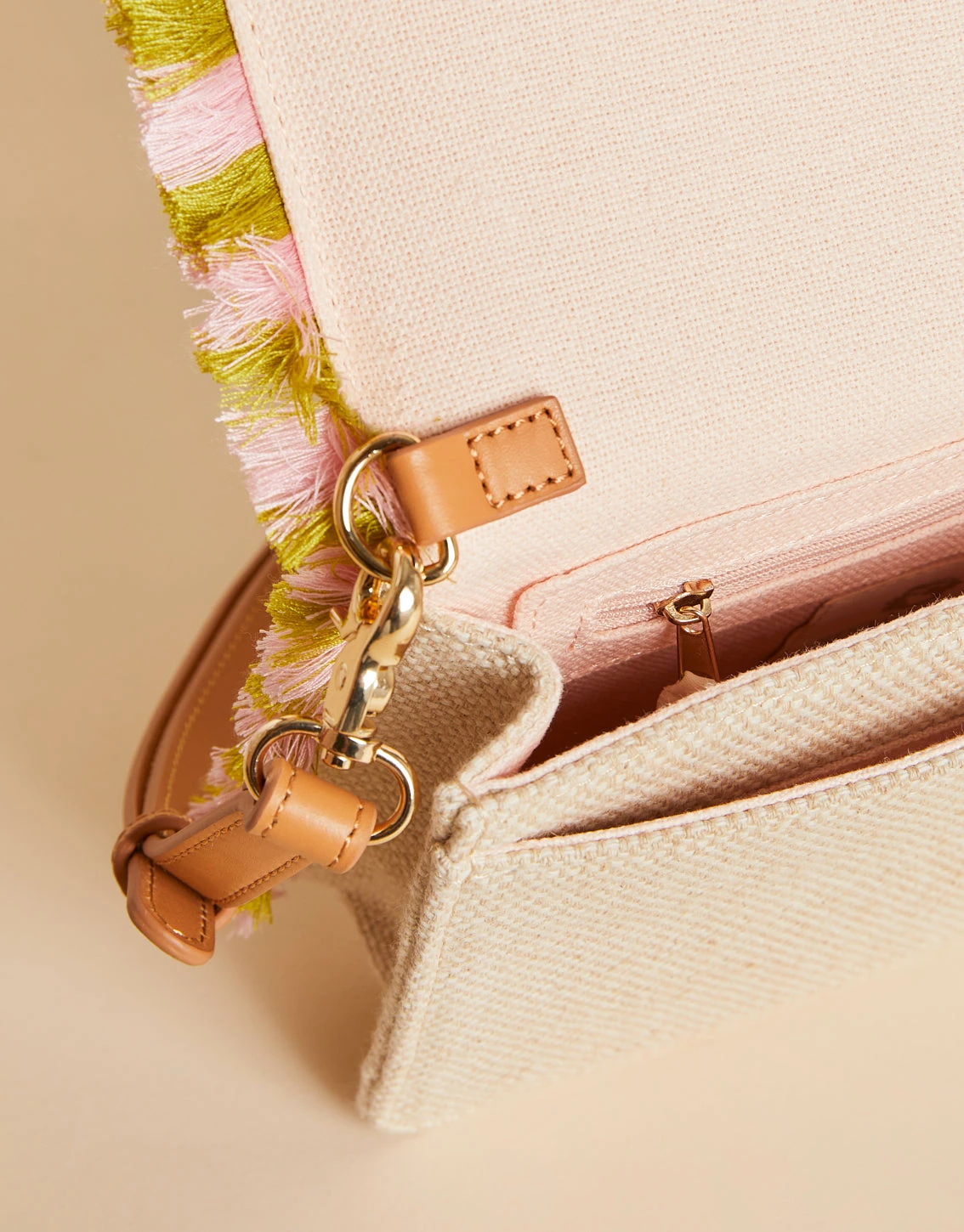 Honey Horn Mod Floral Clutch Crossbody 4 Honey Horn Mod Floral Clutch Crossbody - Image 4