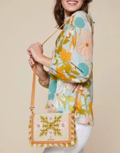 Honey Horn Mod Floral Clutch Crossbody 12 Honey Horn Mod Floral Clutch Crossbody -Spartina Store 940998m