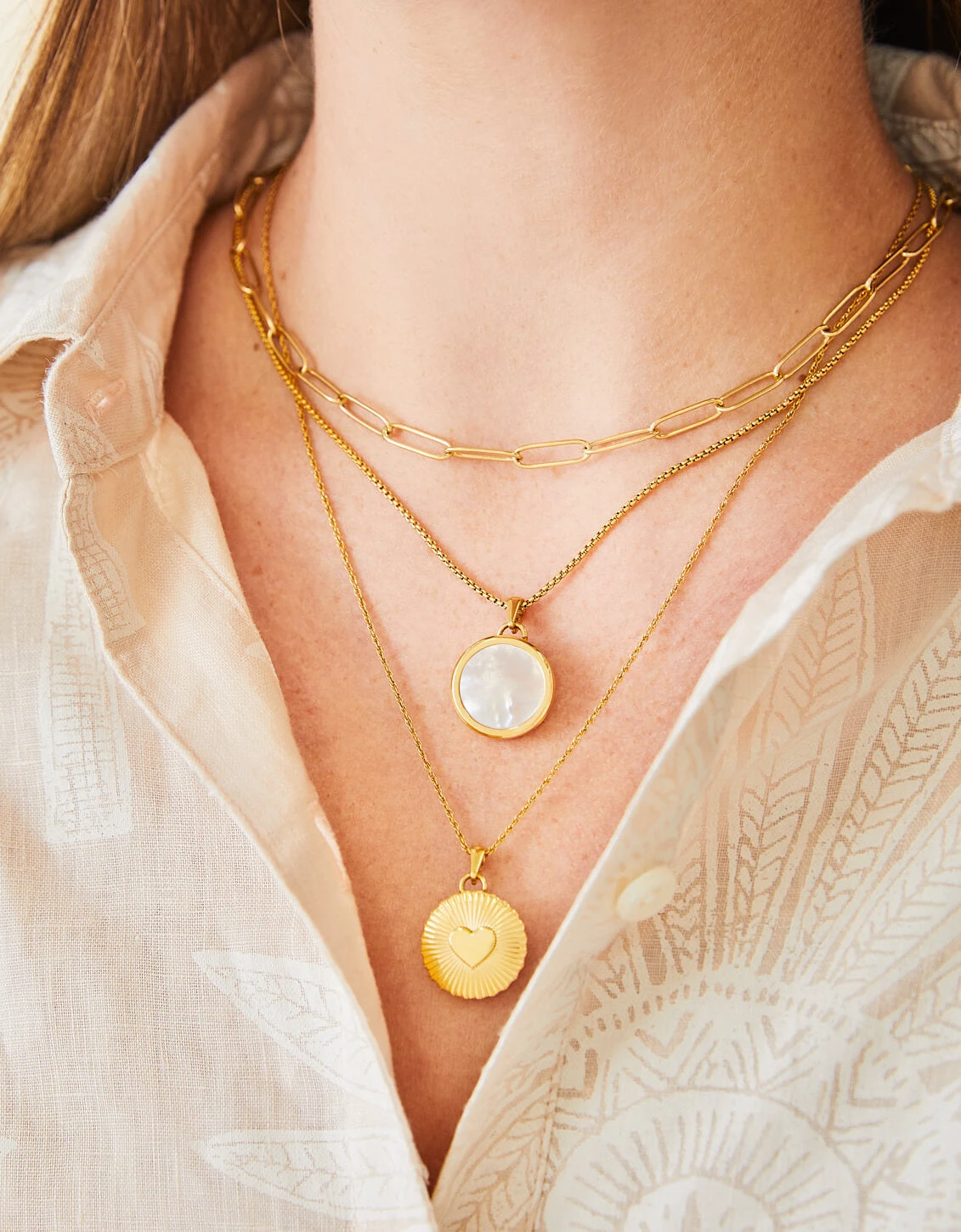 Mini Round Locket Necklace 18" Mother-of-Pearl 2 Mini Round Locket Necklace 18" Mother-of-Pearl - Image 2