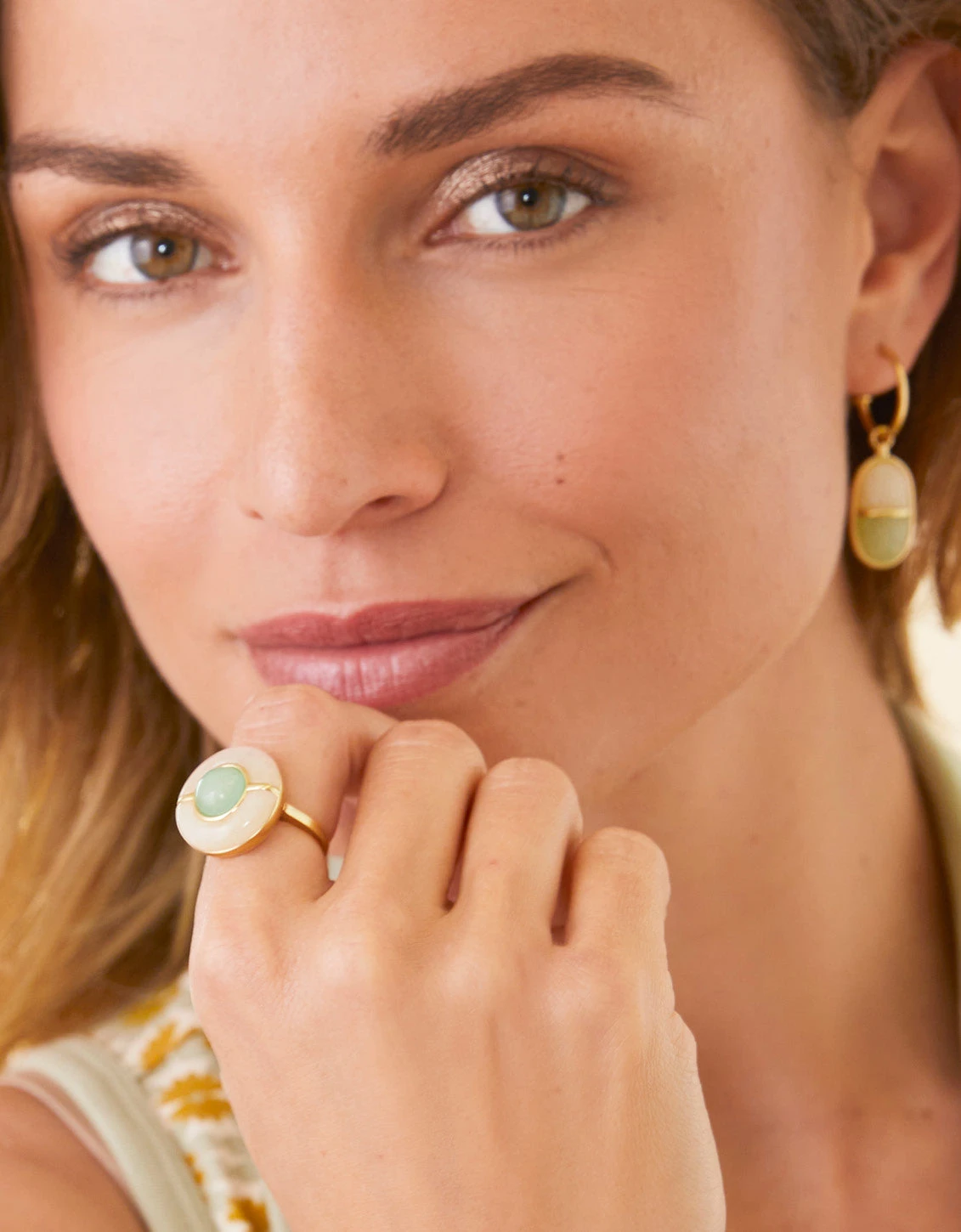 Centered Stone Ring White/Jade 2 Centered Stone Ring White/Jade - Image 2