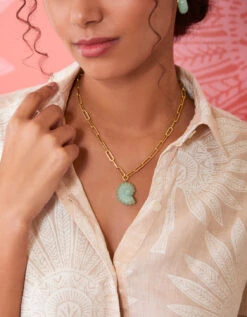 Carved Moon Shell Necklace 18" Jade -Spartina Store 968348 7916cd56 8df9 4b31 af6d 0156ec403850