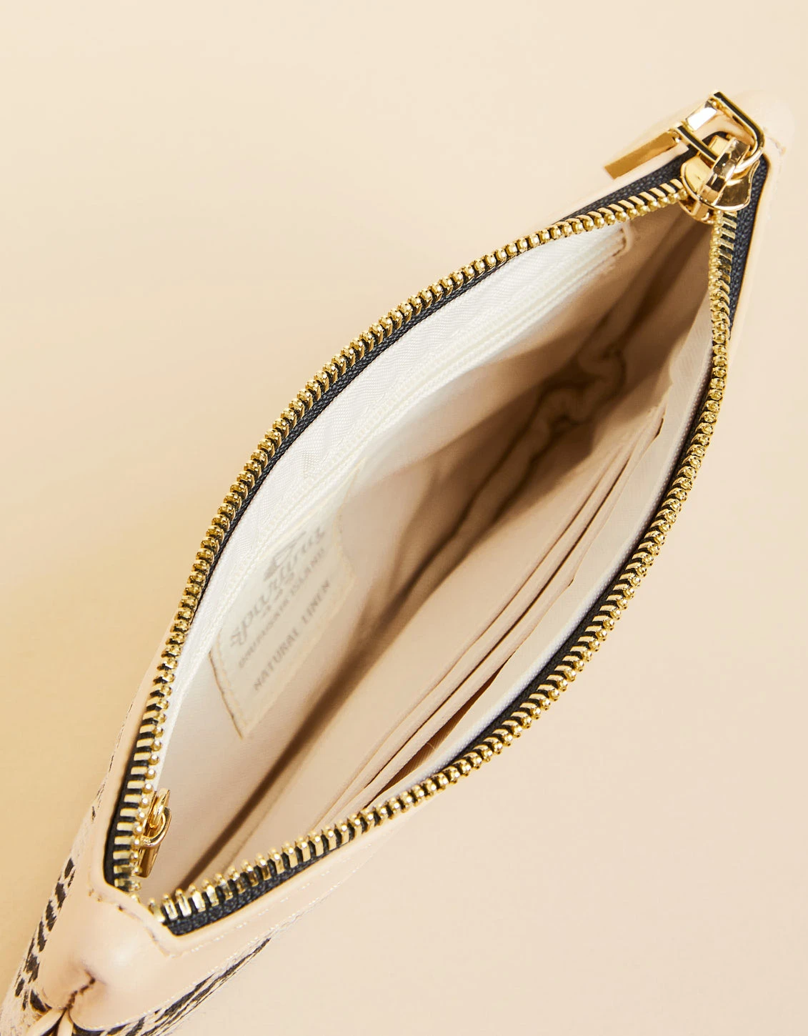 Grab-N-Go Wristlet Bellinger 3 Grab-N-Go Wristlet Bellinger - Image 3