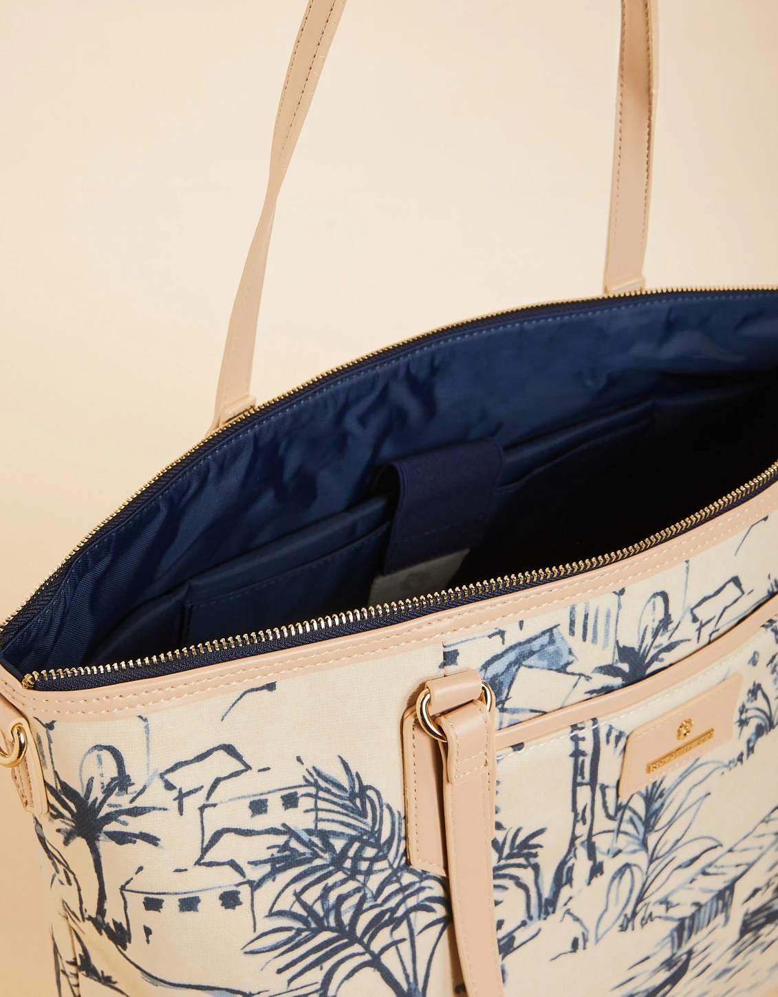 Tech Tote Daise Seascape 3 Tech Tote Daise Seascape - Image 3